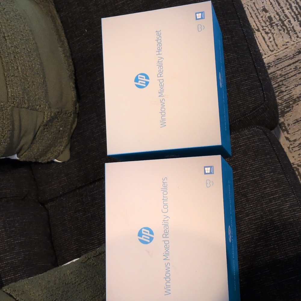 NIB HP VR Headset And Controllers